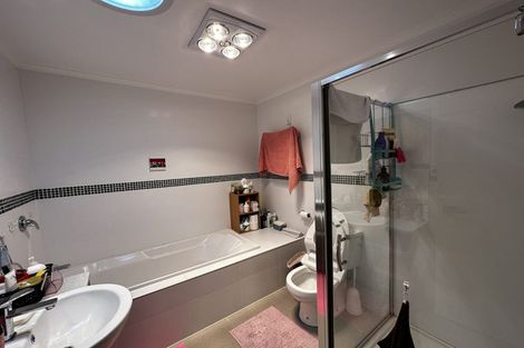 Photo of property in 23 Hindmarsh Street, Henderson, Auckland, 0612