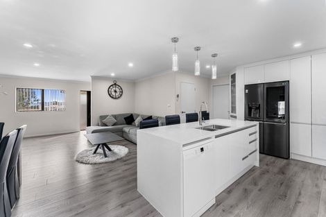 Photo of property in 126 Keri Vista Rise, Papakura, 2110