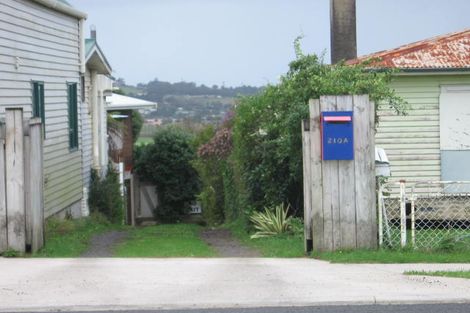 Photo of property in 1/210 Sturges Road, Henderson, Auckland, 0612