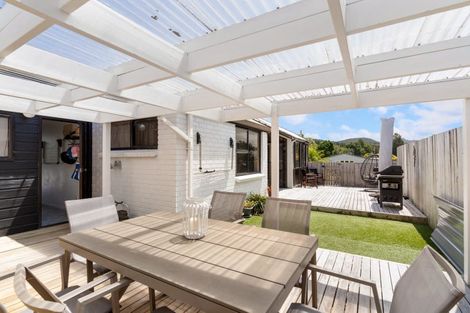 Photo of property in 105 Everitt Crescent, Whangamata, 3620