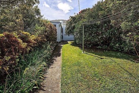Photo of property in 5 Harbour View Road, Northland, Wellington, 6012