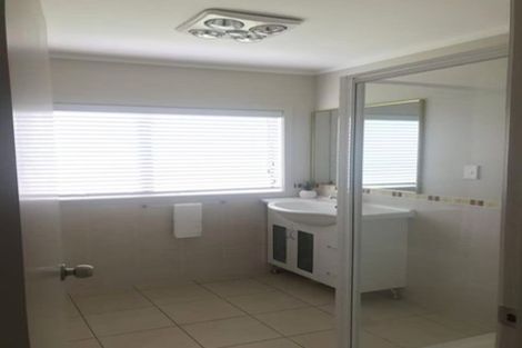 Photo of property in 18 Rogers Avenue, Eastern Beach, Auckland, 2012