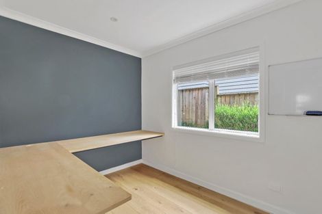 Photo of property in 26c Stottholm Road, Titirangi, Auckland, 0604