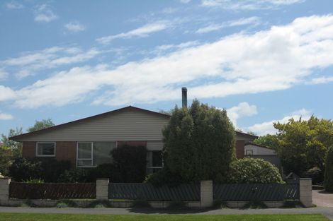 Photo of property in 4 Tralee Place, Bishopdale, Christchurch, 8053
