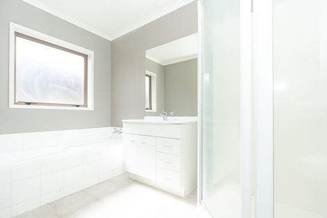 Photo of property in 12 Wakefield Place, Rototuna North, Hamilton, 3210