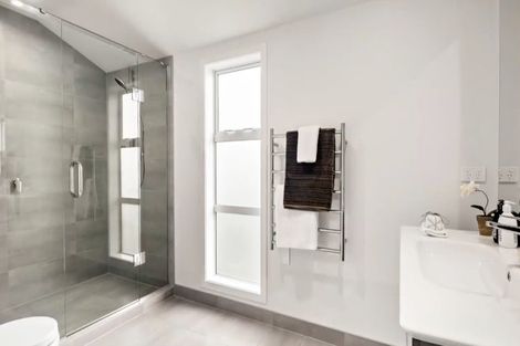 Photo of property in 26b Stottholm Road, Titirangi, Auckland, 0604