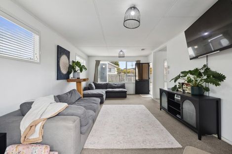 Photo of property in 15 Frederick Street, Two Mile Bay, Taupo, 3330