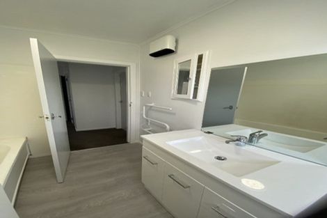 Photo of property in 98c Waiwhetu Road, Waterloo, Lower Hutt, 5011