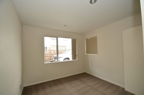 Photo of property in 5a Graham Avenue, Te Atatu Peninsula, Auckland, 0610