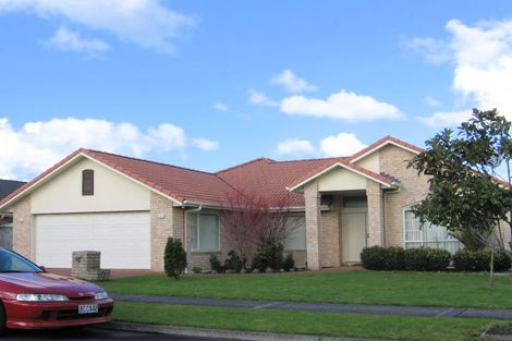 Photo of property in 4 Claremont Way, East Tamaki Heights, Auckland, 2016