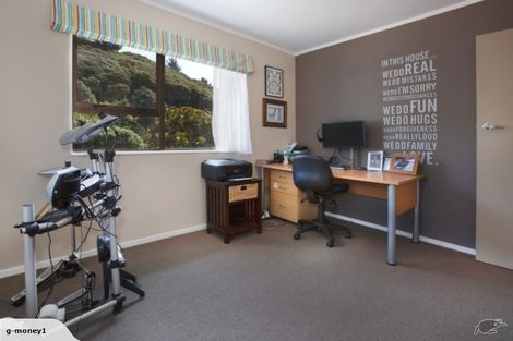 Photo of property in 9 Longitude Place, Whitby, Porirua, 5024