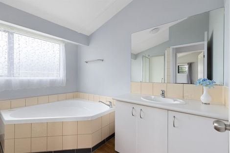 Photo of property in 31f Springs Road, Parakai, 0830