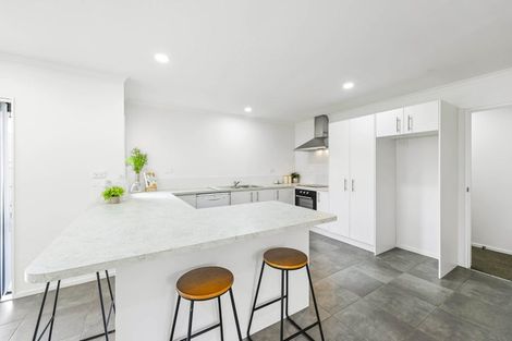 Photo of property in 37 Nicholas Gibbons Drive, Clendon Park, Auckland, 2103