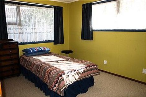 Photo of property in 33 Juniper Road, Sunnynook, Auckland, 0620