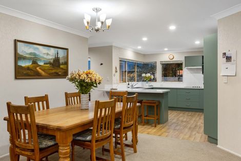 Photo of property in 6 Settlers Grove, Orewa, 0931