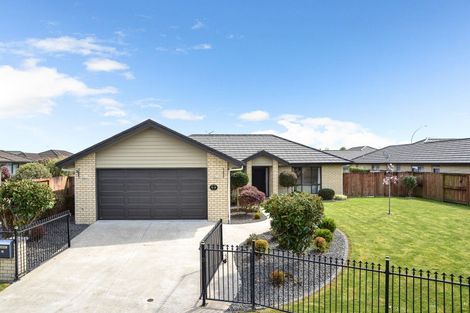 Photo of property in 15 Waltham Place, Rototuna North, Hamilton, 3210