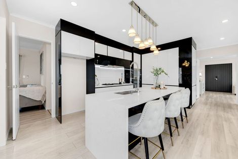 Photo of property in 27 Hakinakina Drive, Flat Bush, Auckland, 2019