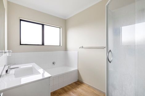 Photo of property in 52 Inverness Drive, Pyes Pa, Tauranga, 3112