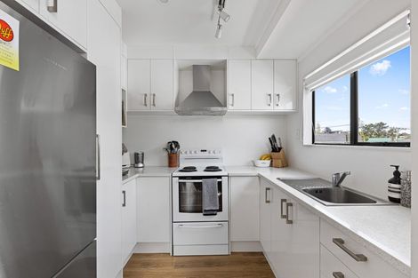 Photo of property in 13 Matipo Road, Te Atatu Peninsula, Auckland, 0610