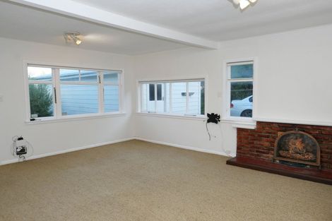 Photo of property in 61 Tutere Street, Waikanae Beach, Waikanae, 5036