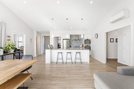 Photo of property in 35 Harding Drive, Papamoa Beach, Papamoa, 3118