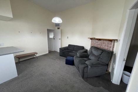 Photo of property in 70 Derwent Street, Island Bay, Wellington, 6023