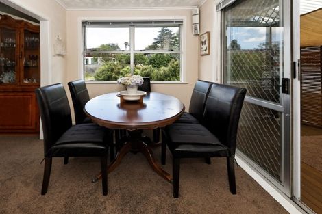 Photo of property in 22 Crompton Road, Massey, Auckland, 0614
