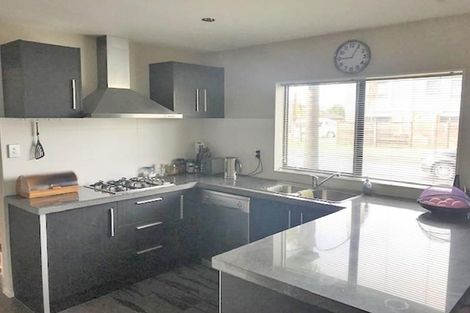 Photo of property in 39 Riverglade Parkway, Te Atatu South, Auckland, 0610