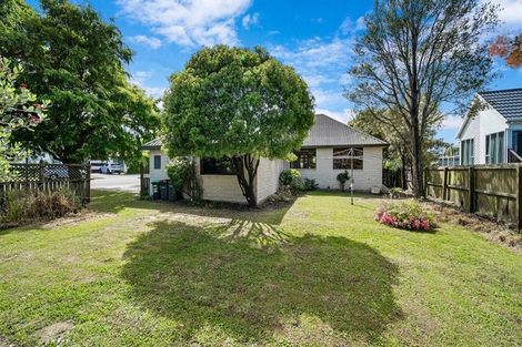 Photo of property in 2 Inglewood Place, Avonhead, Christchurch, 8042