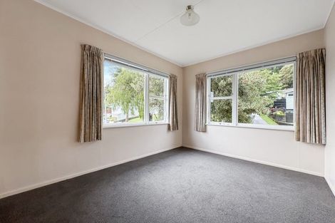 Photo of property in 14 Holland Street, Wainuiomata, Lower Hutt, 5014