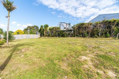 Photo of property in 75 Marine Parade, Mellons Bay, Auckland, 2014