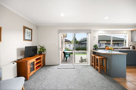 Photo of property in 27 Northmeadow Drive, Rototuna, Hamilton, 3210