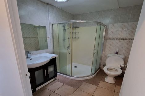 Photo of property in 2/202 Massey Road, Mangere East, Auckland, 2024