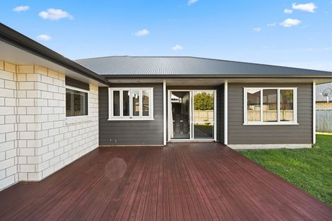 Photo of property in 27 Teatree Close, Huntington, Hamilton, 3210