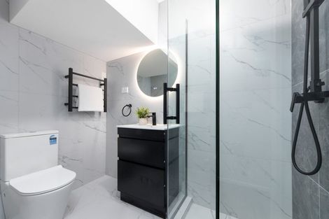 Photo of property in 3153 Great North Road, New Lynn, Auckland, 0600