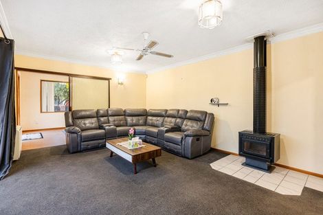 Photo of property in 31 Solomon Avenue, Redwood, Christchurch, 8051