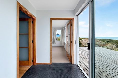 Photo of property in 111 Karaka Street, Castlecliff, Whanganui, 4501