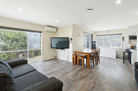 Photo of property in 208 Mahia Road, Weymouth, Auckland, 2103