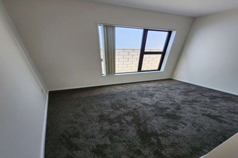 Photo of property in 45d Greenvalley Rise, Glenfield, Auckland, 0629