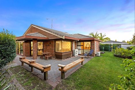 Photo of property in 24 Maygrove Drive, Orewa, 0931