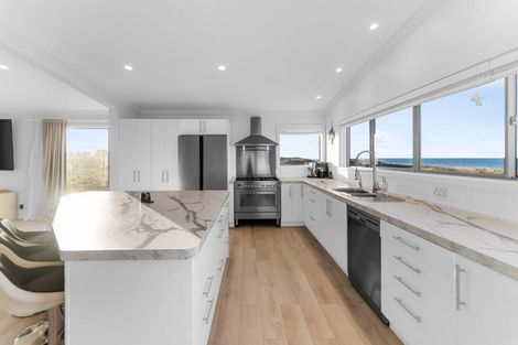 Photo of property in 1011 Papamoa Beach Road, Papamoa Beach, Papamoa, 3118