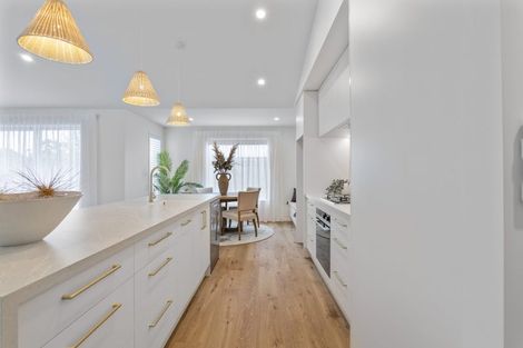 Photo of property in 9/2 Wilton Street, Westown, New Plymouth, 4310