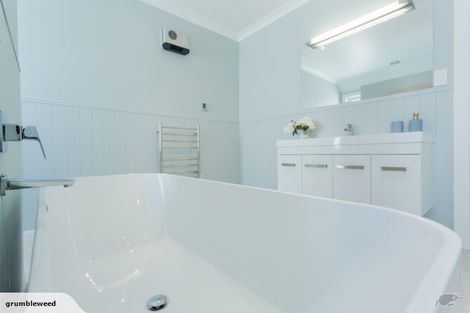 Photo of property in 183 Main Street, Greytown, 5712