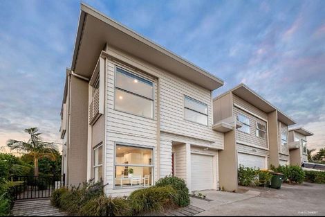 Photo of property in 8 Karauria Lane, Orewa, 0931