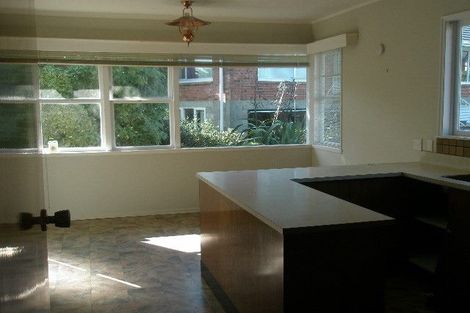 Photo of property in 35 Holland Road, Hillcrest, Auckland, 0627