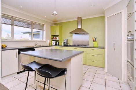 Photo of property in 8 Ross Place, Northwood, Christchurch, 8051