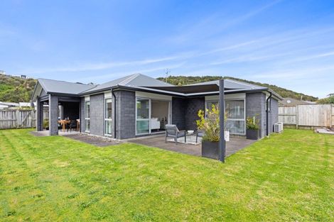 Photo of property in 10 Rochfort Crescent, Pyes Pa, Tauranga, 3112