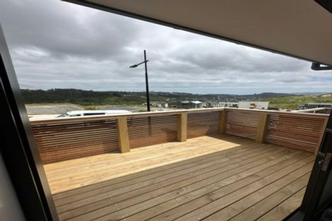 Photo of property in 39 Oakum Road, Whitby, Porirua, 5024