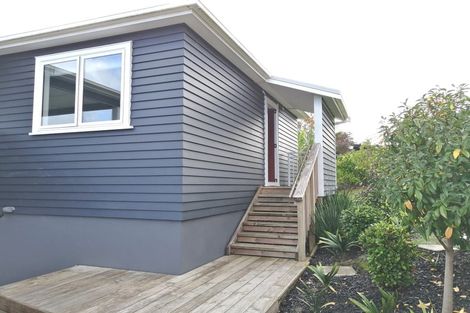 Photo of property in 28 Garfield Road, Helensville, 0800