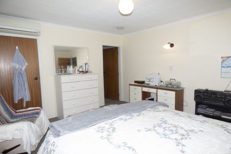 Photo of property in 7b John Guthrie Place, Merrilands, New Plymouth, 4312